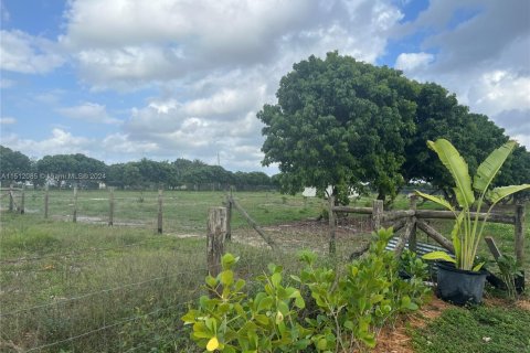 Casa en venta en Homestead, Florida, 6 dormitorios, 193.42 m2 № 1692503 - foto 11