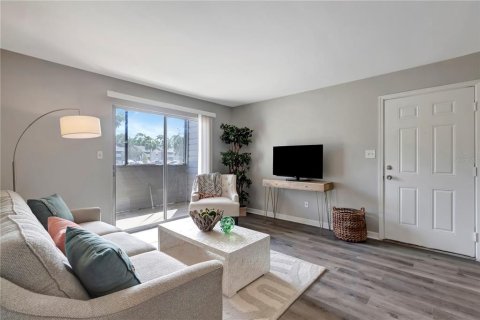 Condo in Saint Petersburg, Florida, 2 bedrooms  № 1521511 - photo 3