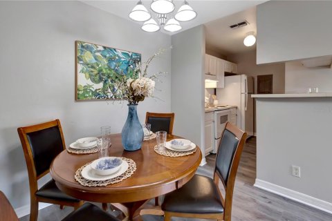 Condo in Saint Petersburg, Florida, 2 bedrooms  № 1521511 - photo 8