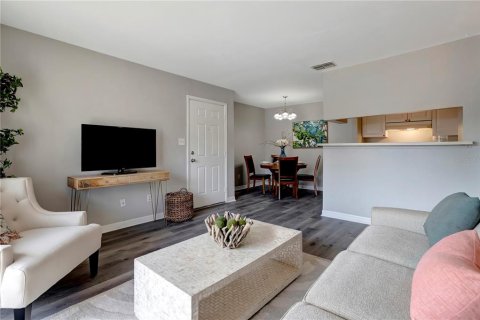Condo in Saint Petersburg, Florida, 2 bedrooms  № 1521511 - photo 4
