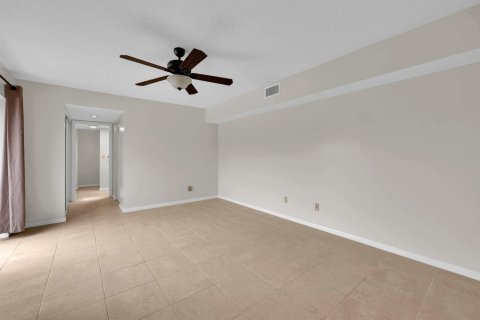 Touwnhouse à louer à Stuart, Floride: 3 chambres, 140.47 m2 № 2368405 - photo 10