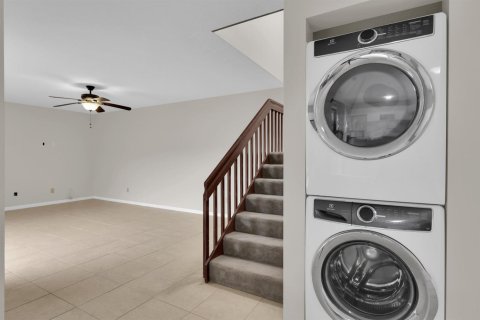 Touwnhouse à louer à Stuart, Floride: 3 chambres, 140.47 m2 № 2368405 - photo 16