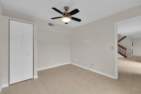 Touwnhouse à louer à Stuart, Floride: 3 chambres, 140.47 m2 № 2368405 - photo 22