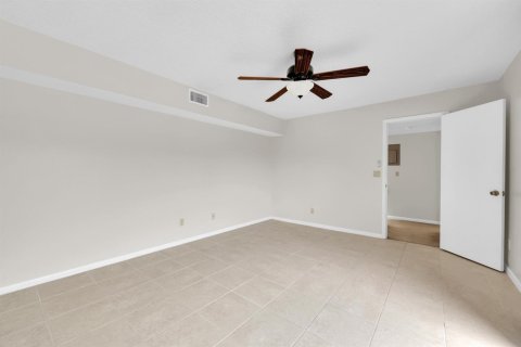 Touwnhouse à louer à Stuart, Floride: 3 chambres, 140.47 m2 № 2368405 - photo 28