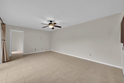 Touwnhouse à louer à Stuart, Floride: 3 chambres, 140.47 m2 № 2368405 - photo 8