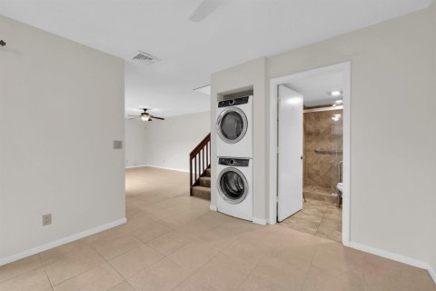 Touwnhouse à louer à Stuart, Floride: 3 chambres, 140.47 m2 № 2368405 - photo 18