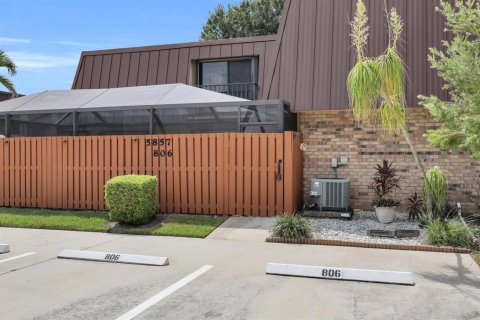 Touwnhouse à louer à Stuart, Floride: 3 chambres, 140.47 m2 № 2368405 - photo 2