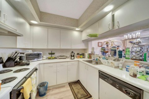 Condo in Pembroke Pines, Florida, 1 bedroom  № 2185211 - photo 26