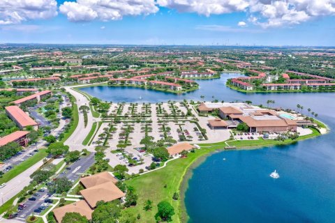 Condo in Pembroke Pines, Florida, 1 bedroom  № 2185211 - photo 12