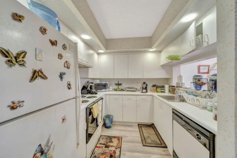 Condo in Pembroke Pines, Florida, 1 bedroom  № 2185211 - photo 6