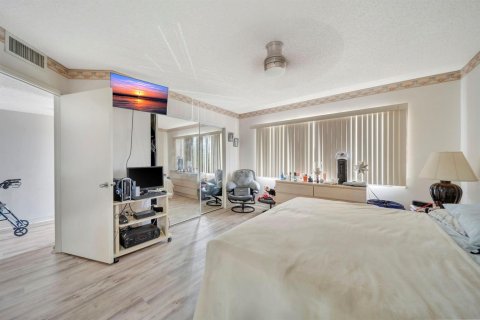 Condo in Pembroke Pines, Florida, 1 bedroom  № 2185211 - photo 4