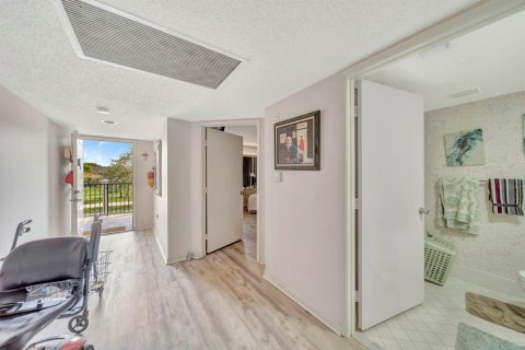 Condo in Pembroke Pines, Florida, 1 bedroom  № 2185211 - photo 3