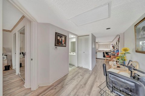 Condo in Pembroke Pines, Florida, 1 bedroom  № 2185211 - photo 2