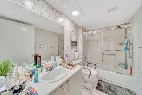 Condo in Pembroke Pines, Florida, 1 bedroom  № 2185211 - photo 23