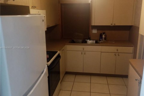 Villa ou maison à louer à North Lauderdale, Floride: 3 chambres, 109.44 m2 № 1998059 - photo 9