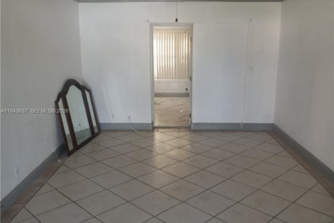 Villa ou maison à louer à North Lauderdale, Floride: 3 chambres, 109.44 m2 № 1998059 - photo 6