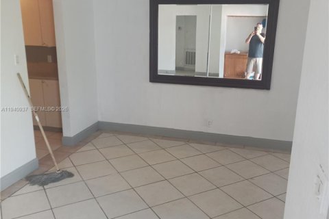 Villa ou maison à louer à North Lauderdale, Floride: 3 chambres, 109.44 m2 № 1998059 - photo 8