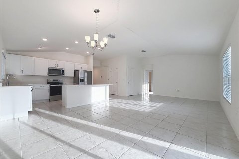 Villa ou maison à louer à Haines City, Floride: 4 chambres, 157.56 m2 № 2413512 - photo 7