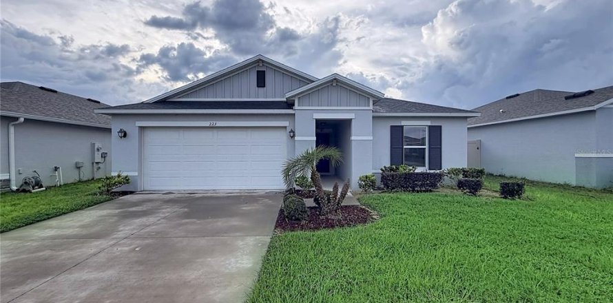 Villa ou maison à Haines City, Floride 4 chambres, 157.56 m2 № 2413512