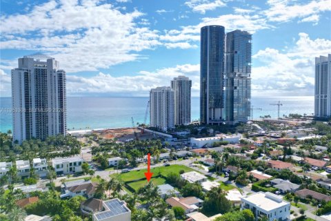 Terreno en venta en Sunny Isles Beach, Florida № 2008800 - foto 2