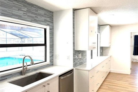 Casa en venta en Daytona Beach, Florida, 4 dormitorios, 184.04 m2 № 2115537 - foto 6