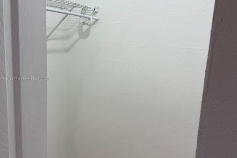 Copropriété à louer à North Miami Beach, Floride: 2 chambres, 129.51 m2 № 2082340 - photo 16