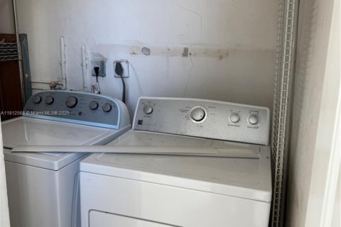 Copropriété à louer à North Miami Beach, Floride: 2 chambres, 129.51 m2 № 2082340 - photo 9