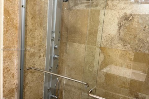 Copropriété à louer à North Miami Beach, Floride: 2 chambres, 129.51 m2 № 2082340 - photo 20