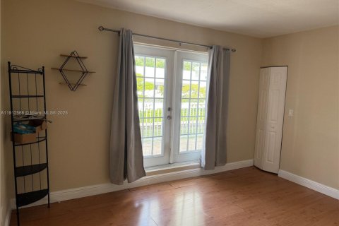 Copropriété à louer à North Miami Beach, Floride: 2 chambres, 129.51 m2 № 2082340 - photo 12