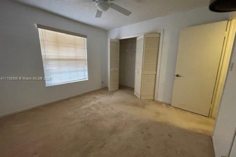 Copropriété à vendre à Tamarac, Floride: 2 chambres, 92.9 m2 № 1859387 - photo 12