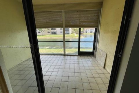 Copropriété à vendre à Tamarac, Floride: 2 chambres, 92.9 m2 № 1859387 - photo 8