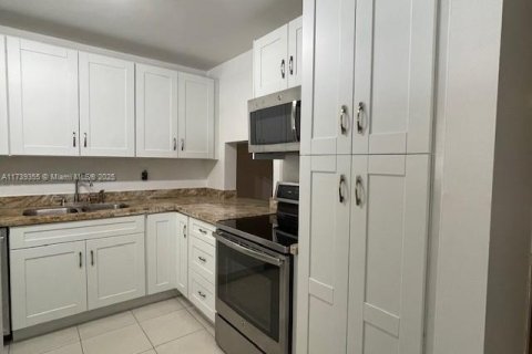 Copropriété à vendre à Tamarac, Floride: 2 chambres, 92.9 m2 № 1859387 - photo 4