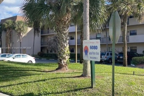 Copropriété à vendre à Tamarac, Floride: 2 chambres, 92.9 m2 № 1859387 - photo 1