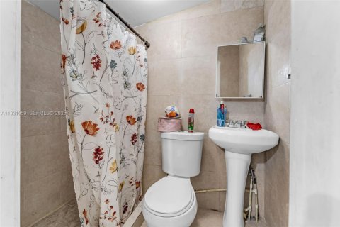 Casa en venta en Homestead, Florida, 5 dormitorios, 148.46 m2 № 1990295 - foto 18