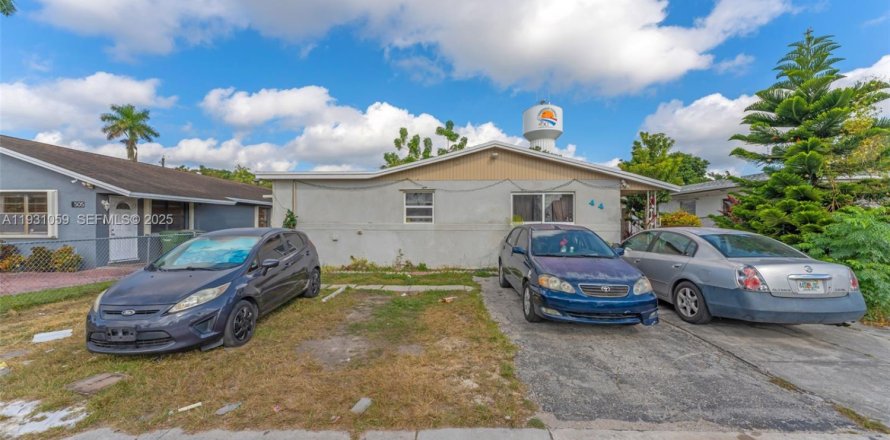 Casa en Homestead, Florida 5 dormitorios, 148.46 m2 № 1990295