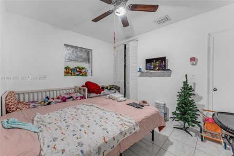 Casa en venta en Homestead, Florida, 5 dormitorios, 148.46 m2 № 1990295 - foto 16