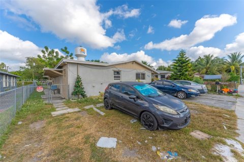 Casa en venta en Homestead, Florida, 5 dormitorios, 148.46 m2 № 1990295 - foto 3