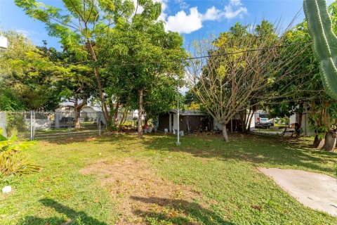 Casa en venta en Homestead, Florida, 5 dormitorios, 148.46 m2 № 1990295 - foto 20