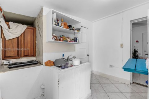 Casa en venta en Homestead, Florida, 5 dormitorios, 148.46 m2 № 1990295 - foto 15