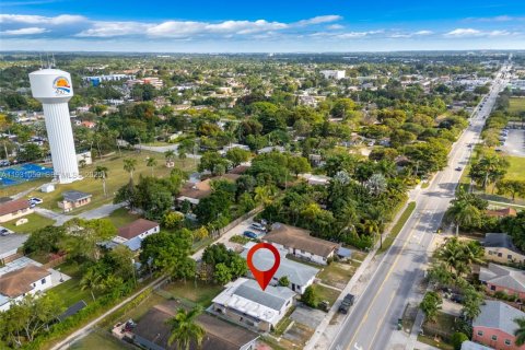 Casa en venta en Homestead, Florida, 5 dormitorios, 148.46 m2 № 1990295 - foto 27