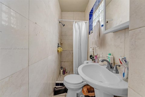 Casa en venta en Homestead, Florida, 5 dormitorios, 148.46 m2 № 1990295 - foto 6