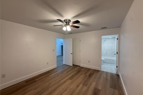 Townhouse in Gainesville, Florida 2 bedrooms, 93.18 sq.m. № 2104608 - photo 5