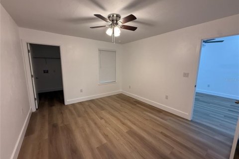Townhouse in Gainesville, Florida 2 bedrooms, 93.18 sq.m. № 2104608 - photo 7