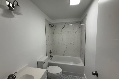 Townhouse in Gainesville, Florida 2 bedrooms, 93.18 sq.m. № 2104608 - photo 8
