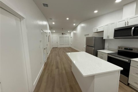 Townhouse in Gainesville, Florida 2 bedrooms, 93.18 sq.m. № 2104608 - photo 2