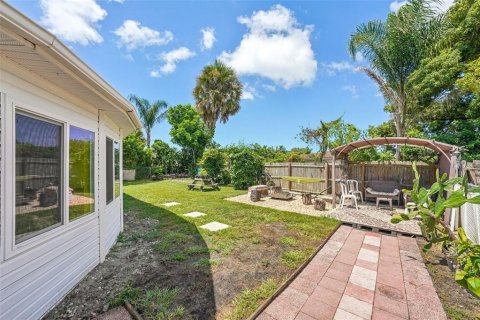 House in Holiday, Florida 3 bedrooms, 127.09 sq.m. № 1903127 - photo 20