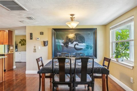 House in Holiday, Florida 3 bedrooms, 127.09 sq.m. № 1903127 - photo 4