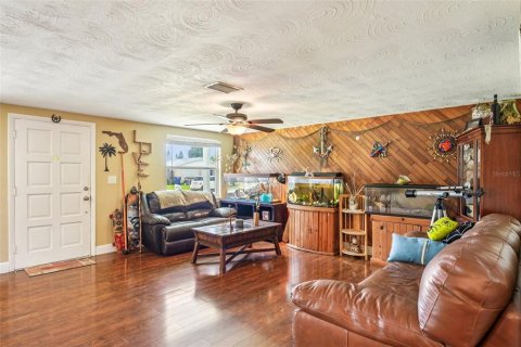 House in Holiday, Florida 3 bedrooms, 127.09 sq.m. № 1903127 - photo 3