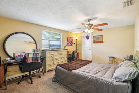 House in Holiday, Florida 3 bedrooms, 127.09 sq.m. № 1903127 - photo 11