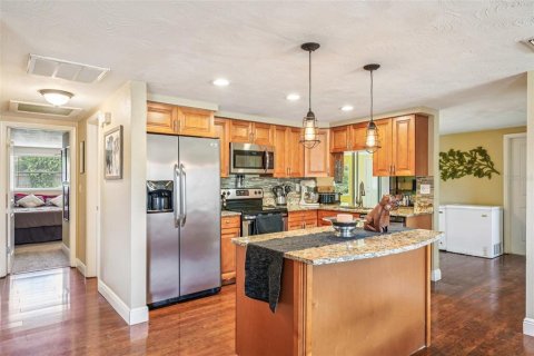 House in Holiday, Florida 3 bedrooms, 127.09 sq.m. № 1903127 - photo 6